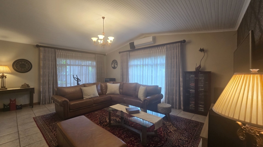 4 Bedroom Property for Sale in Safari Gardens North West
